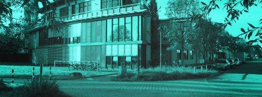 Aussenaufnahme des Gebäudes der Tojio Digitalagentur in der Turmstr. 20 – Farbgebung duotone