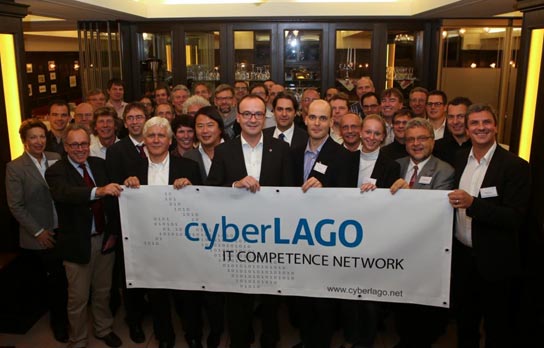 Gruppenfoto der offizielle Vereinsgründung von cyberLAGO e.V. in der Bleiche, Konstanz